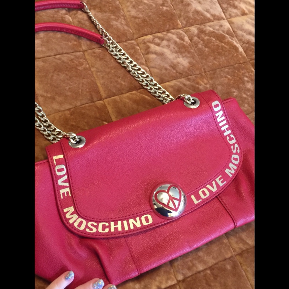 Red Love Moschino strap purse